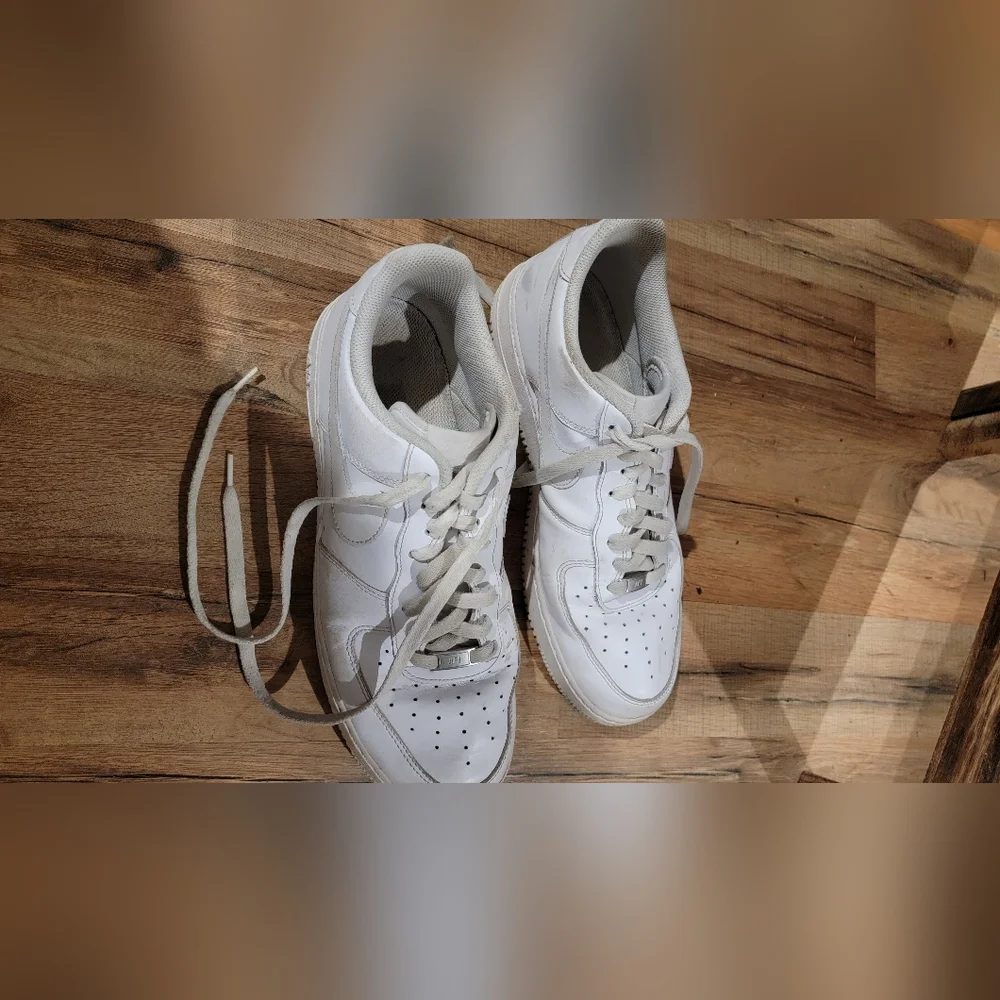 Nike Air Force 1, Size 12.5 - Picture 3 of 6